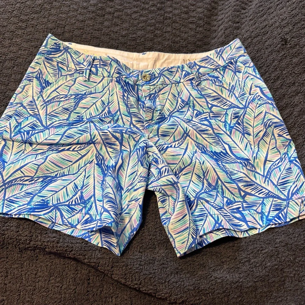 Lilly Pulitzer Jayne Shorts 7” in Bennet Blue Let’s Mango print - Picture 2 of 3